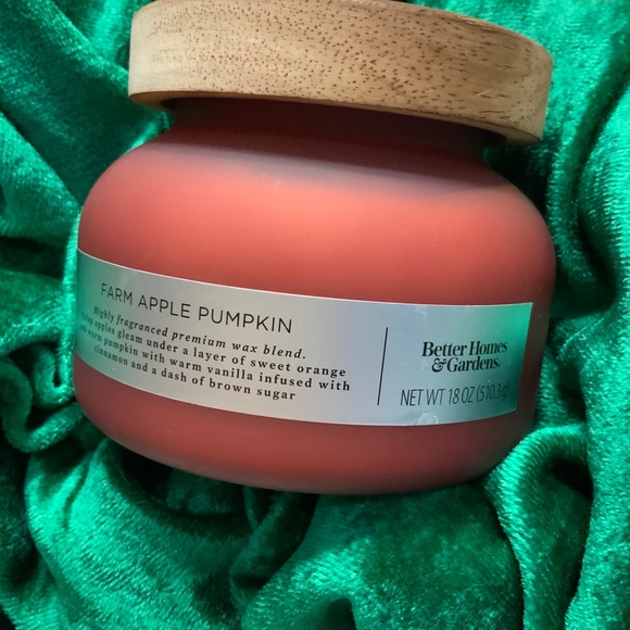 Last Chance! Better Homes & Garden Scented 2Wick Candle 18 Oz FARM APPLE PUMPKIN - Picture 3 of 8